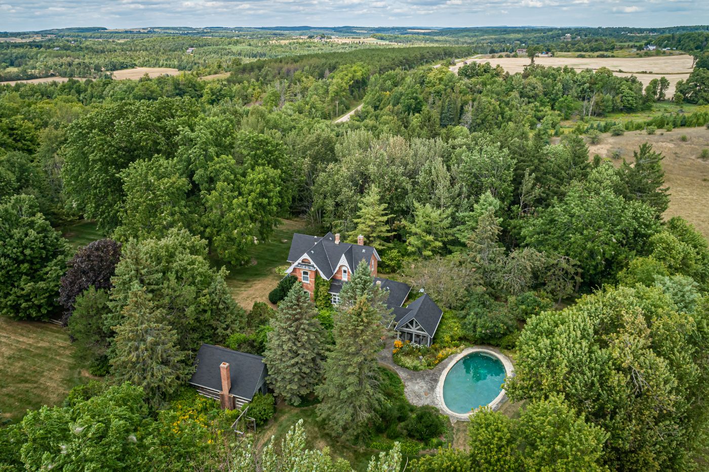 Country homes for sale and luxury real estate including horse farms and property in the Caledon and King City areas near Toronto