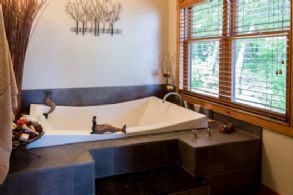 Master En-suite - Country homes for sale and luxury real estate including horse farms and property in the Caledon and King City areas near Toronto