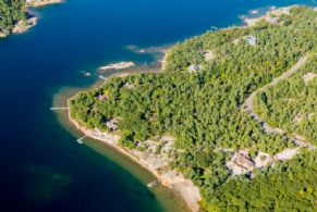 Pleasant Point, Carling, Snug Harbour - Country homes for sale and luxury real estate including horse farms and property in the Caledon and King City areas near Toronto