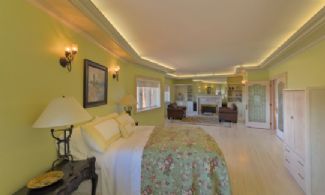 Master Suite - Country homes for sale and luxury real estate including horse farms and property in the Caledon and King City areas near Toronto