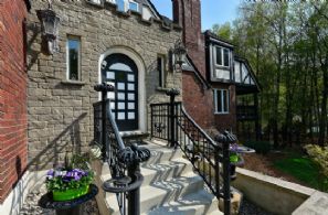 Boston Mills Manor, Caledon, Ontario, Canada - Country homes for sale and luxury real estate including horse farms and property in the Caledon and King City areas near Toronto
