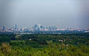 CN Tower - Country homes for sale and luxury real estate including horse farms and property in the Caledon and King City areas near Toronto