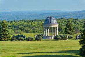 Folly - Country homes for sale and luxury real estate including horse farms and property in the Caledon and King City areas near Toronto