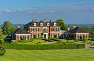 Facade - Country homes for sale and luxury real estate including horse farms and property in the Caledon and King City areas near Toronto