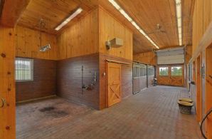 Isolation/Breeding Barn - Country homes for sale and luxury real estate including horse farms and property in the Caledon and King City areas near Toronto