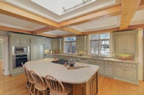 Kitchen Centre Island - Country homes for sale and luxury real estate including horse farms and property in the Caledon and King City areas near Toronto