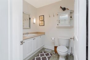 4-Piece Bathroom - Country homes for sale and luxury real estate including horse farms and property in the Caledon and King City areas near Toronto