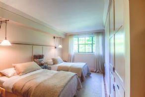Guest Room - Country homes for sale and luxury real estate including horse farms and property in the Caledon and King City areas near Toronto