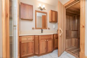 4-piece En Suite Bathroom with Sauna - Country homes for sale and luxury real estate including horse farms and property in the Caledon and King City areas near Toronto