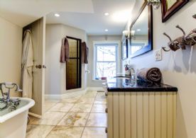 Master Ensuite - Country homes for sale and luxury real estate including horse farms and property in the Caledon and King City areas near Toronto