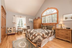 Stone House, Mono , Ontario - Country homes for sale and luxury real estate including horse farms and property in the Caledon and King City areas near Toronto