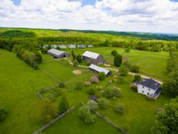 2nd Home with horse, cattle barns & indoor arena - Country homes for sale and luxury real estate including horse farms and property in the Caledon and King City areas near Toronto