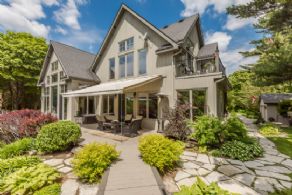 65 Glenview Heights, King, Ontario - Country homes for sale and luxury real estate including horse farms and property in the Caledon and King City areas near Toronto
