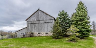 Classic Bank Barn - Country homes for sale and luxury real estate including horse farms and property in the Caledon and King City areas near Toronto