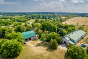 Barn & Indoor Riding Arena - Country homes for sale and luxury real estate including horse farms and property in the Caledon and King City areas near Toronto