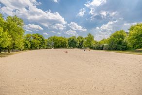 Outdoor riding ring - Country homes for sale and luxury real estate including horse farms and property in the Caledon and King City areas near Toronto