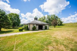 Stallion Barn and Breeding Shed - Country homes for sale and luxury real estate including horse farms and property in the Caledon and King City areas near Toronto