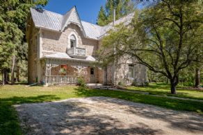 Stone Cottage - Country homes for sale and luxury real estate including horse farms and property in the Caledon and King City areas near Toronto