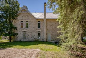 Stone Cottage - Country homes for sale and luxury real estate including horse farms and property in the Caledon and King City areas near Toronto