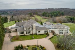 Country King Estate, 50 Acres, Ontario - Country homes for sale and luxury real estate including horse farms and property in the Caledon and King City areas near Toronto