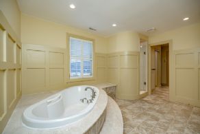 Ensuite - Country homes for sale and luxury real estate including horse farms and property in the Caledon and King City areas near Toronto