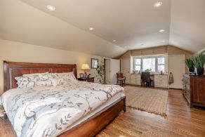Master Bedroom - Country homes for sale and luxury real estate including horse farms and property in the Caledon and King City areas near Toronto