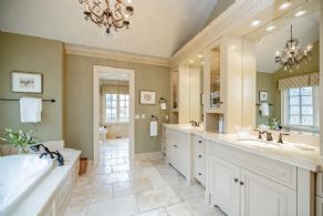 6-piece Master en suite bathroom - Country homes for sale and luxury real estate including horse farms and property in the Caledon and King City areas near Toronto