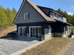 5th Line Retreat, Mono, Ontario - Country homes for sale and luxury real estate including horse farms and property in the Caledon and King City areas near Toronto