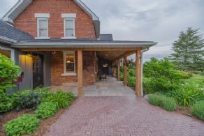 A classic Ontario welcoming front porch - Country homes for sale and luxury real estate including horse farms and property in the Caledon and King City areas near Toronto