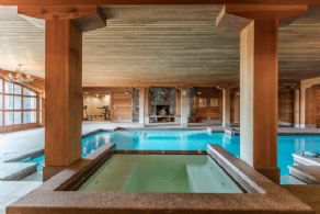 Hot Tub - Country homes for sale and luxury real estate including horse farms and property in the Caledon and King City areas near Toronto