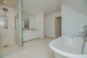Master en suite bathroom with soaker tub and glass shower - Country homes for sale and luxury real estate including horse farms and property in the Caledon and King City areas near Toronto
