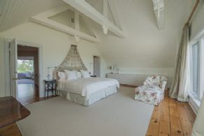Master Suite with vaulted ceiling, distant views, 6 pc en suite bathroom - Country homes for sale and luxury real estate including horse farms and property in the Caledon and King City areas near Toronto