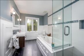 Renovated En Suite Bathroom for Bedroom 2 - Country homes for sale and luxury real estate including horse farms and property in the Caledon and King City areas near Toronto