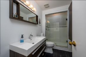 Renovated En Suite Bathroom for Bedroom 3 - Country homes for sale and luxury real estate including horse farms and property in the Caledon and King City areas near Toronto