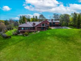 House - Country homes for sale and luxury real estate including horse farms and property in the Caledon and King City areas near Toronto