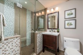 Bathroom 3 - Country homes for sale and luxury real estate including horse farms and property in the Caledon and King City areas near Toronto