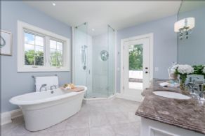 7-piece En Suite Bathroom with Walk-out to Rooftop Deck - Country homes for sale and luxury real estate including horse farms and property in the Caledon and King City areas near Toronto