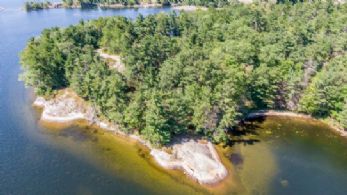 30 Webber Island, Honey Harbour, Georgian Bay, Georgian Bay - Country homes for sale and luxury real estate including horse farms and property in the Caledon and King City areas near Toronto