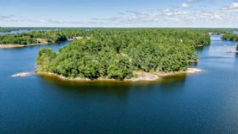 30 Webber Island, Honey Harbour, Georgian Bay - Country Homes for sale and Luxury Real Estate in Caledon and King City including Horse Farms and Property for sale near Toronto