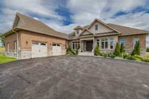 Executive Bungalow - Country homes for sale and luxury real estate including horse farms and property in the Caledon and King City areas near Toronto