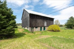 Bank barn - Country homes for sale and luxury real estate including horse farms and property in the Caledon and King City areas near Toronto
