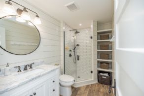 Guest bathroom - Country homes for sale and luxury real estate including horse farms and property in the Caledon and King City areas near Toronto