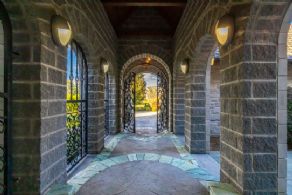 Entrance Way - Country homes for sale and luxury real estate including horse farms and property in the Caledon and King City areas near Toronto