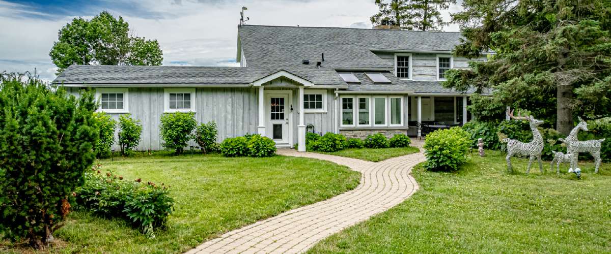 Country Homes for sale and Luxury Real Estate in Caledon and King City including Horse Property and Farms for sale